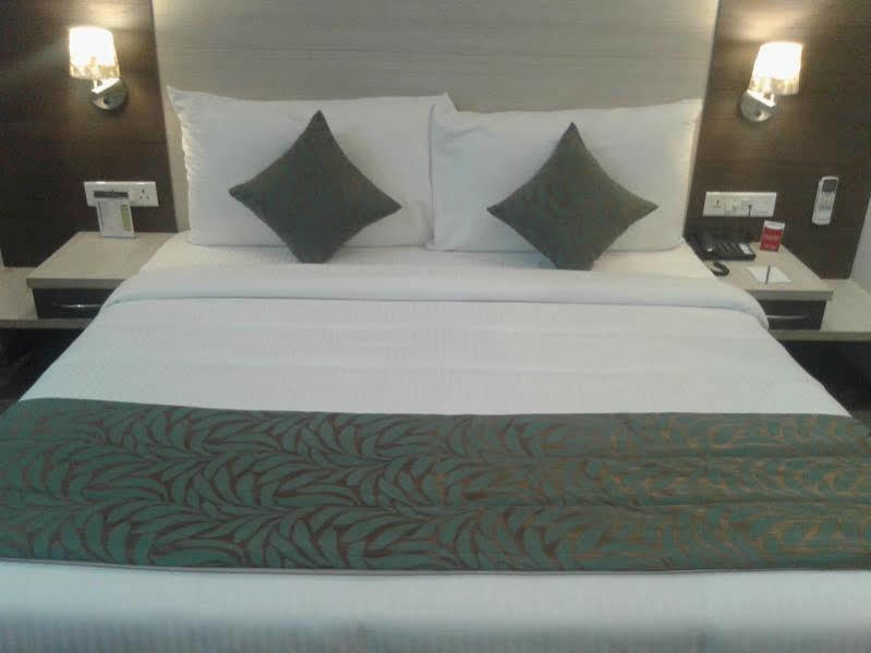 Hide Away Suites Νόιντα Εξωτερικό φωτογραφία